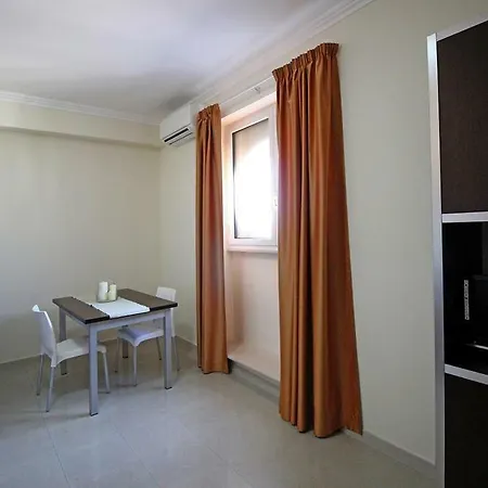 - Iap02369-cya Apartman