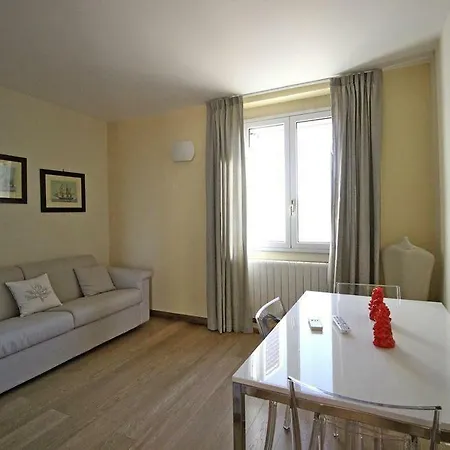 - Iap02369-cya Apartman